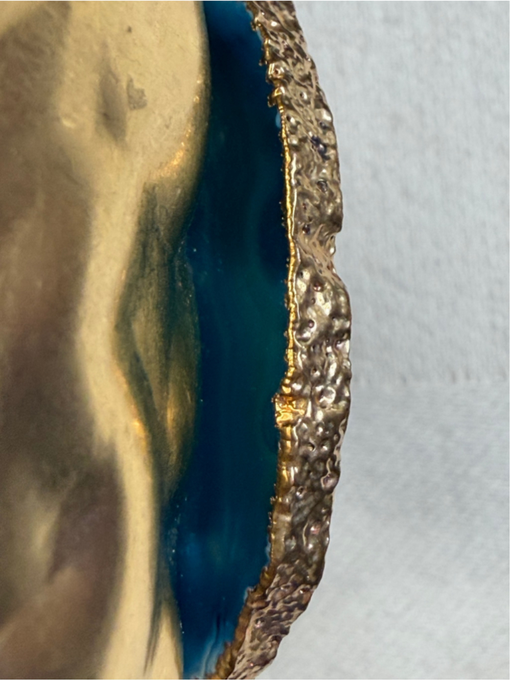 Blue Dyed Agate Slice Gold Tone Statement Cuff Bracelet Boho - Picture 5 of 5